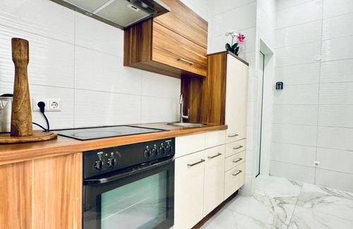 Liesing Apartment | 3BR Apartment; Near Atzgersdorf Park, 11-Min Walk