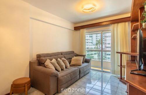 Centro Apartment | 3BR Apt w/balcony 100m from beach EVZ0601