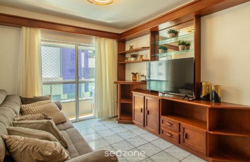 Centro Apartment | 3BR Apt w/balcony 100m from beach EVZ0601