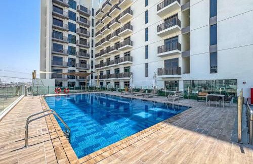Madinat Zayed Apartment | 3BR Elegant Haven with Gym, Pool and 2 Parking Spaces