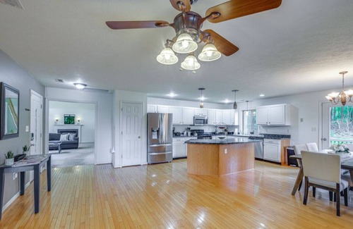 Linden House | 3BR Family Home w/Yard < 5 Mi to Wineries!