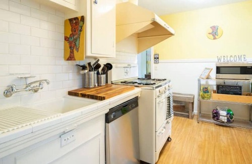 Southgate House | 3BR for 1-8pp - 1/3mile Med Cen - 1/2mile Rice Uni