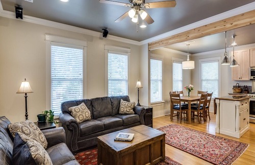 University Park House | 3BR Historic Home.Walk to CSU and Old Town.Group Getaway Spot!
