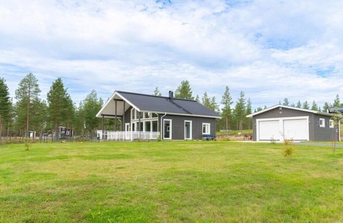 Pite Havsbad Villa | 3BR Lofthouse with Sauna Near Piteå Havsbad