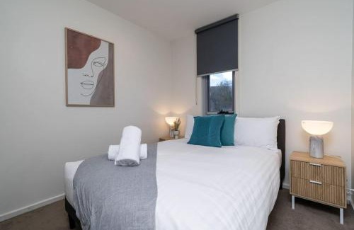 Braddon Apartment | 3BR Modern Apt Prime Location 7 Mins to CBD - Hosted by Canstay
