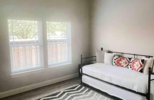 McKinney House | 3BR New build ~ Family Friendly