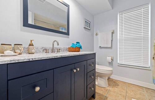 Berkeley Manor House | 3BR Oasis w/Pool & Air Hockey Fun, Steps from Weeki Wachee Attractions and Pine Island