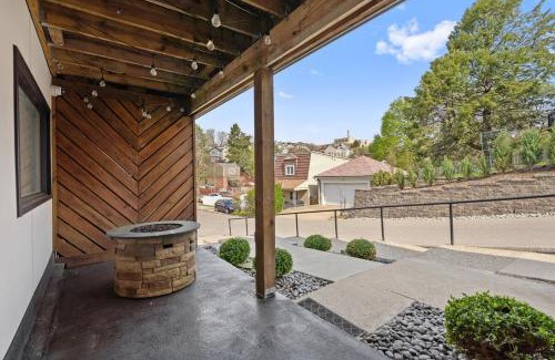 Mount Washington House | 3BR Stylish Retreat, Minutes from Downtown Pittsburgh, Free 3-Car Parking