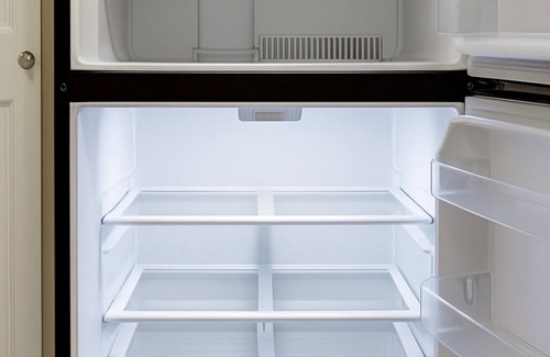 Naperville House | 3BR Townhome near Downtown Naperville River Trail Access + EV Charger