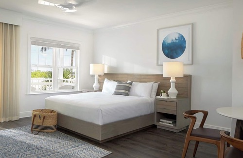 New Town Hotel | 3BR Units with Poolside Bar & Onsite Pools for Family Fun, Onsite Parking