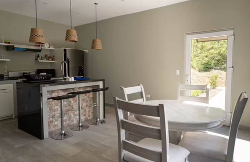 Dixon Cove House | 3BR Villa Private Pool SUV Included