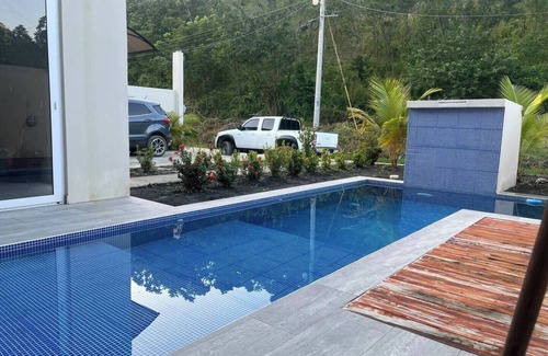 Dixon Cove House | 3BR Villa Private Pool SUV Included