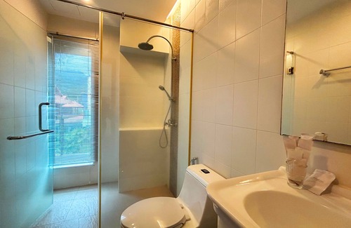 Kamala Apartment | 3BR Villa Rooftop Pool Gym Near BeachV28