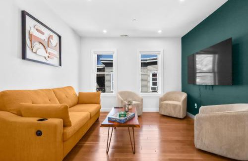 East Somerville Apartment | 3BR2Bth TD Garden,MIT,Harvard,BOS,2 Parking Spaces