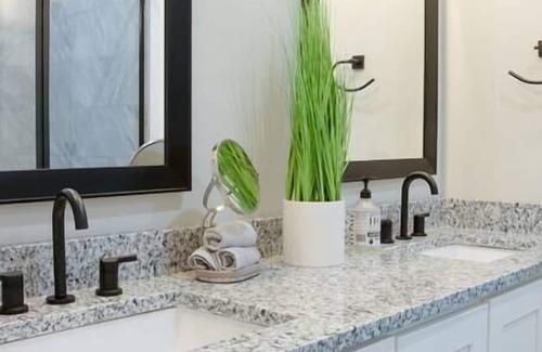 Madison House | 3BRVilla|KingBed Suite|must see!