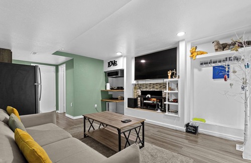 Silver Lake House | 3D Forest Garden Suite @3D Forest Retreat w/Hot Tub, Sauna, GameRoom & BBQ Grill