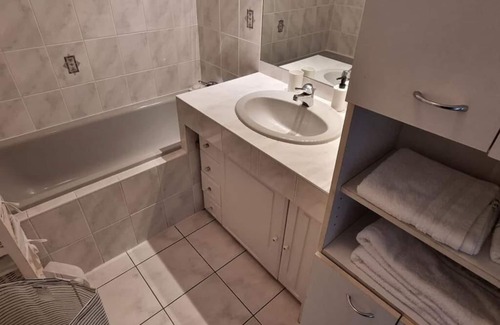Koenigshoffen Est Apartment | 3P Calme Avec Parking Proche Centre Ville et Gare TGV