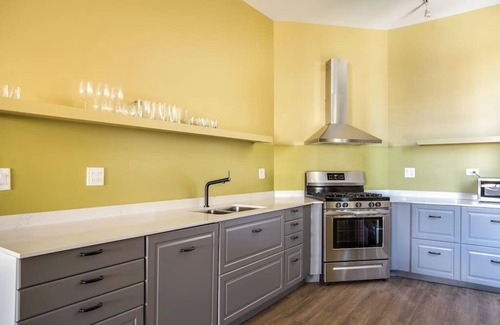 River North Apartment | 3rd Floor Flat in River North - 3N
