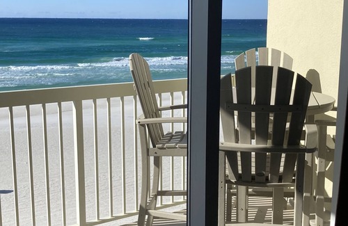 Miramar Beach Condo | 3rd floor, Right on the Beach! Clean & Near Pier Park! Beach Service Provided!