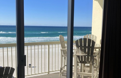 Miramar Beach Condo | 3rd floor, Right on the Beach! Clean & Near Pier Park! Beach Service Provided!