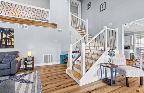 Port Bolivar House | 3rd row, great views, sleeps 10, 2 min from beach, bring the fam & dog!