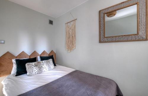 Srodmiescie Połnocne Apartment | 3rooms at Emilii Plater 55 Deluxe Residence in Warsaw Manhattan