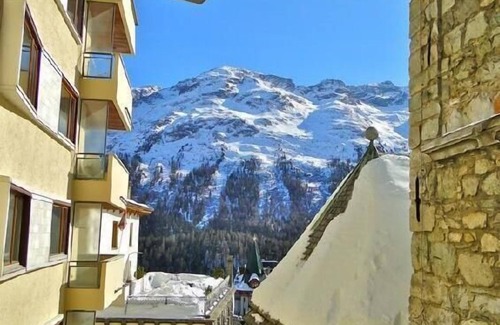 St. Moritz Apartment | 4 ½-room apartment on the third floor, about 105 m2.