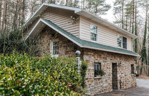 State College Cottage | 4.5 miles from beaver stadium!