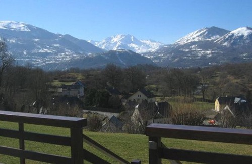 Beaucens Apartment | 4-6 person gîte with exceptional view of the Pyrenean peaks