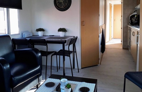 Rheezerveen House | 4-6 persoons stacaravan te huur incl wifi , zwembad en zwemvijver , animatie