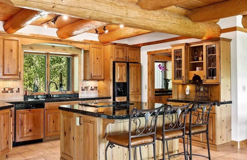 Tabernash Cabin | 4 Acre Luxury Log Cabin Minutes from Skiing, Fishing, Biking, Golf, and Boating