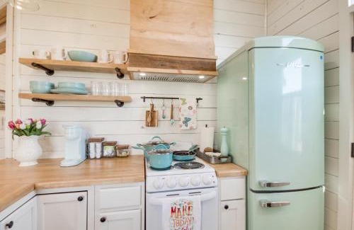 Ludlow House | 4-Acre Plot Farmhouse-Chic Retreat in Forest!