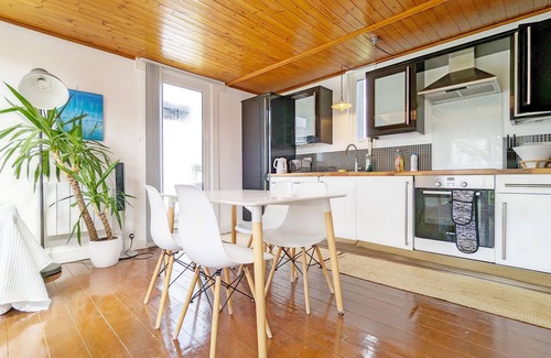Emsworth Cottage | 4 Avocet Quay , Emsworth - sleeps 4 guests in 2 bedrooms