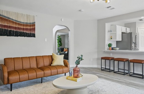 Flower Mound House | 4-BD/2.5-BA Tropical Pool Oasis with a Game Room