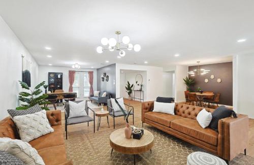 Far North Dallas House | 4-BD Serene Hideaway w Pool Foosball and Patio