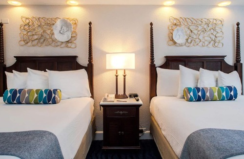 St. Pete Beach Hotel | 4 Beach View Rooms With Balcony, Coastal Escape, Parking!