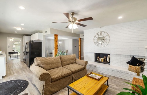 The Colony House | 4 Bed, 2 Bath with Tons of Amenities!