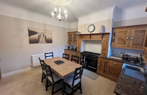 Ilkley House | 4 Bed End Terrace - Sleeps 7
