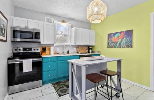 Rosedale House | 4-Bed Home with Pool by KU & 39th St. Shops | 4