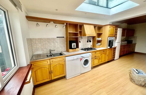 Bellingham House | 4 Bed house in Daneby Road SE6