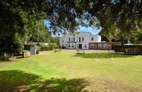 Storwood House | 4 Bed in Elvington 55738