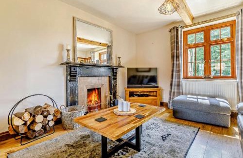 Westbrook Court House | 4 Bed in Hereford 44213