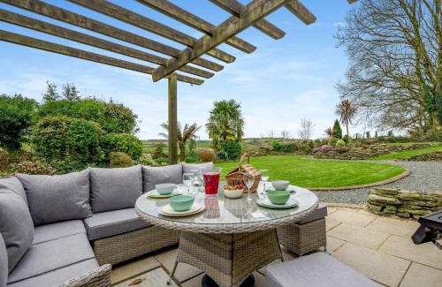 Liskeard House | 4 Bed in Looe 90933