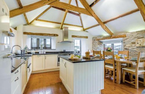 Liskeard House | 4 Bed in Looe 90933