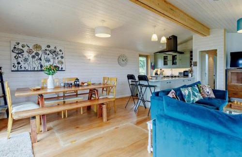 Coalbrookdale House | 4 Bed in Sheinton 93398
