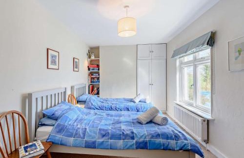 Wareham House | 4 Bed in West Holme DC204