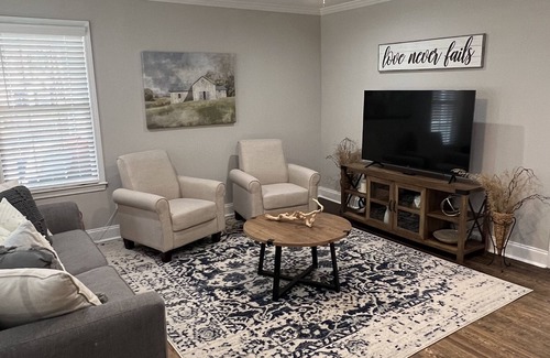 Buford House | 4 Bedroom , 3 Baths - Sleeps 8+