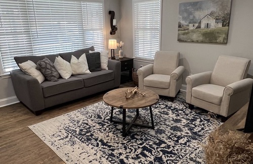 Buford House | 4 Bedroom , 3 Baths - Sleeps 8+