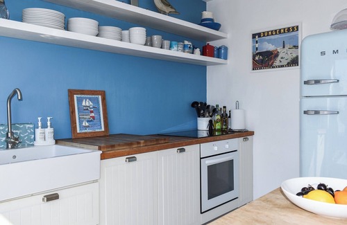 Dungeness Cottage | 4 bedroom accommodation in Lydd-on-Sea, near Dungeness