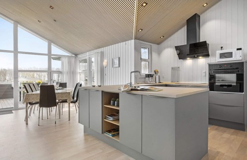 Pøt Strandby House | 4 bedroom accommodation in Juelsminde